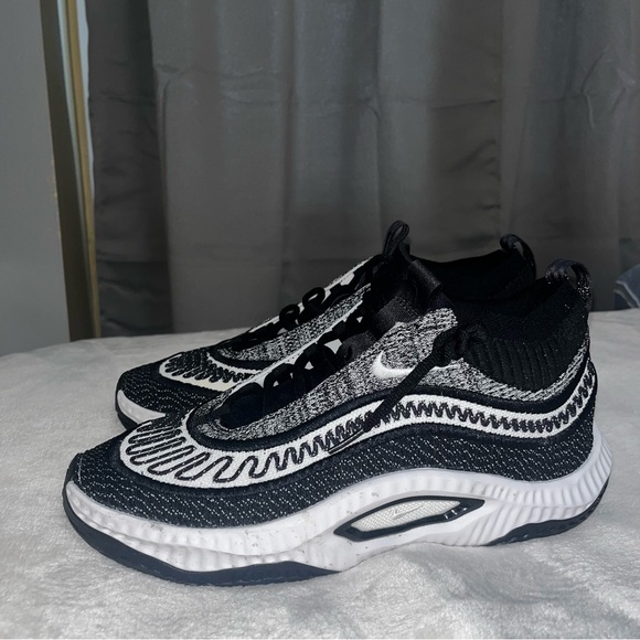 Nike Cosmic Unity 3, Black Summit White - Picture 2 of 3